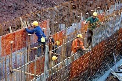 安?？h月薪4500+成為建筑行業常態，財經視角下的建筑工程勞務分包市場
